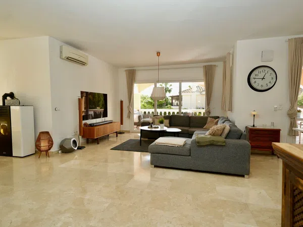 Casa independiente en Urb. villa El Higuerón - Capellanía - Foto 4