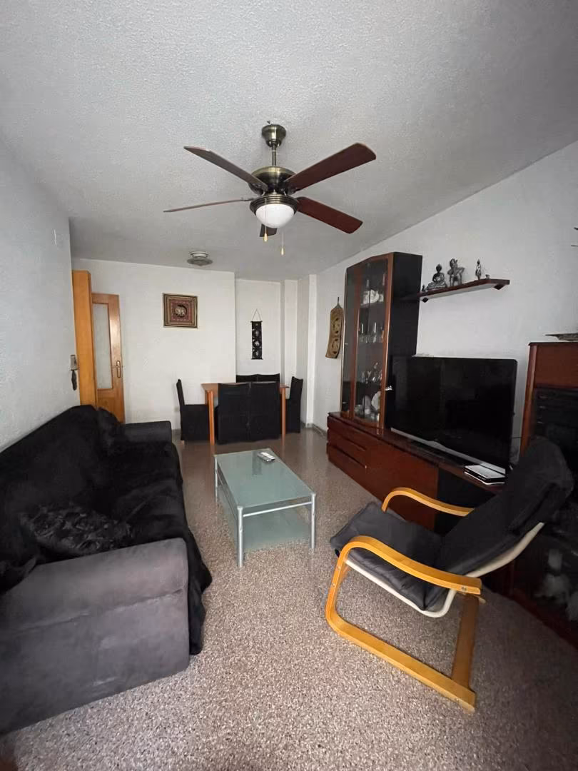 Piso en  Avinguda Benito Perez Galdos 4 - Foto 4