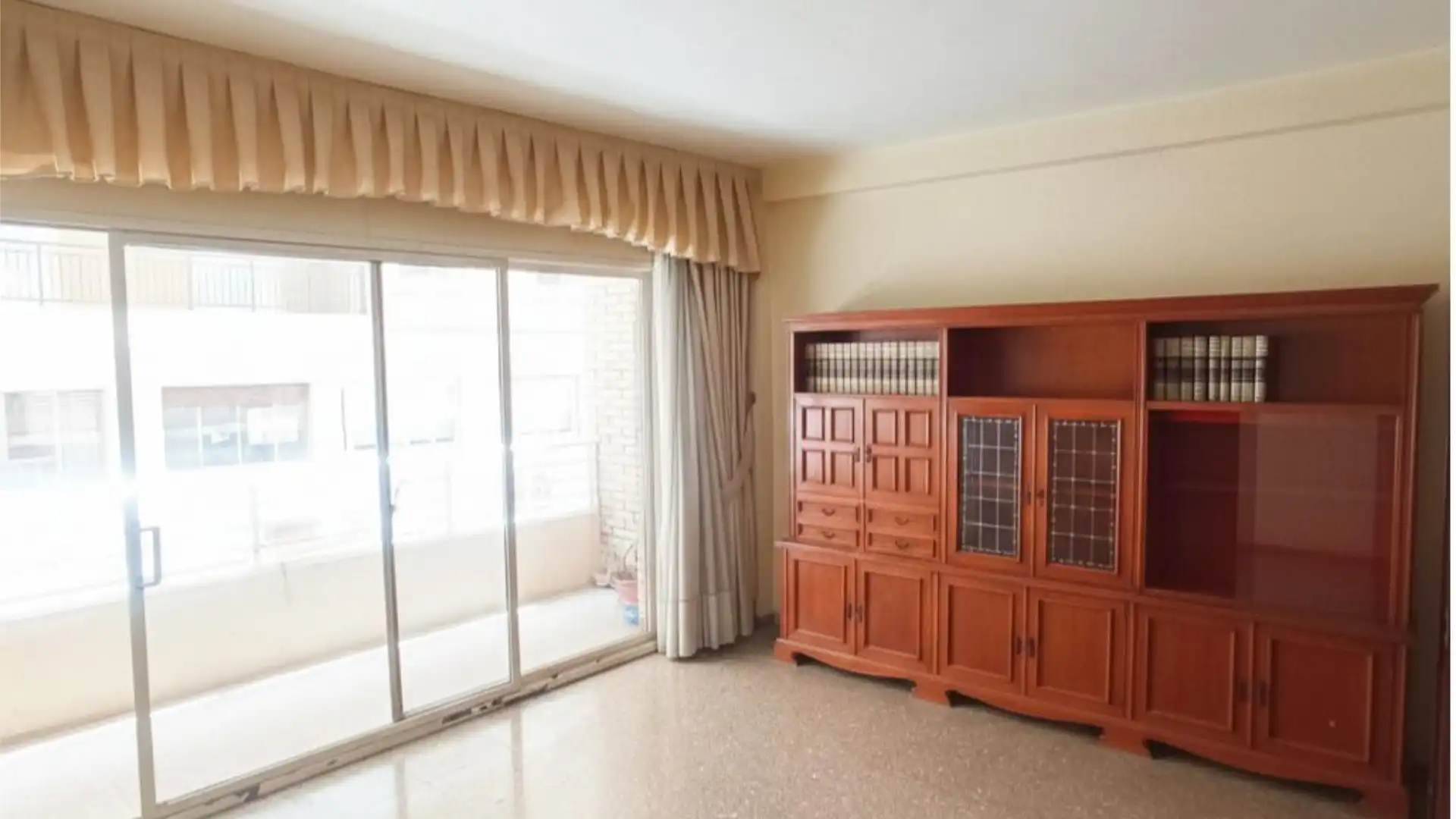 Piso en  Calle Escultor Roque López 1 - Foto 1