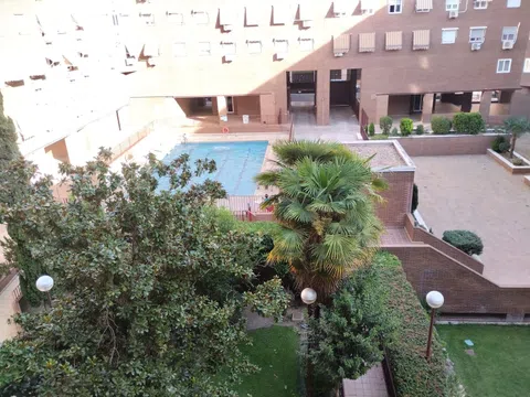 Piso en calle Los Robles, 5