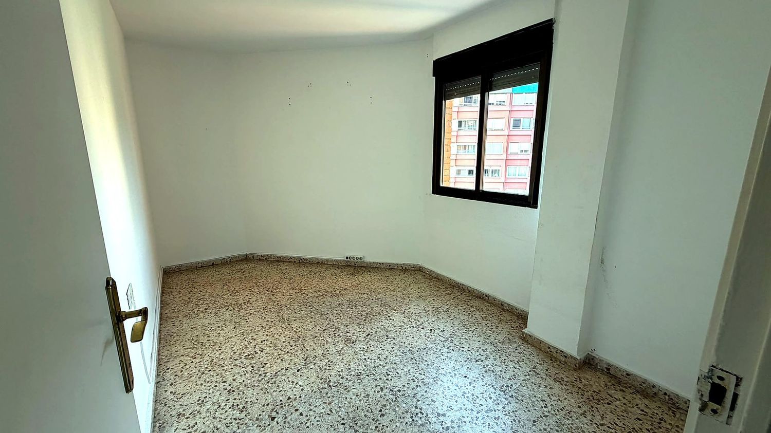 Piso en Avenida de Blasco Ibáñez, Ciutat Jardí - Foto 3