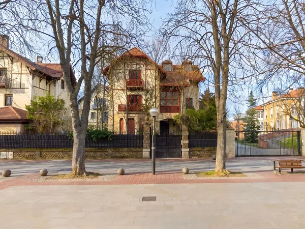 Casa o chalet independiente en Fray Francisco de Vitoria Ibilbidea, 22, Armentia - Ciudad Jardín, Armentia - Ciudad Jardín - Foto 2