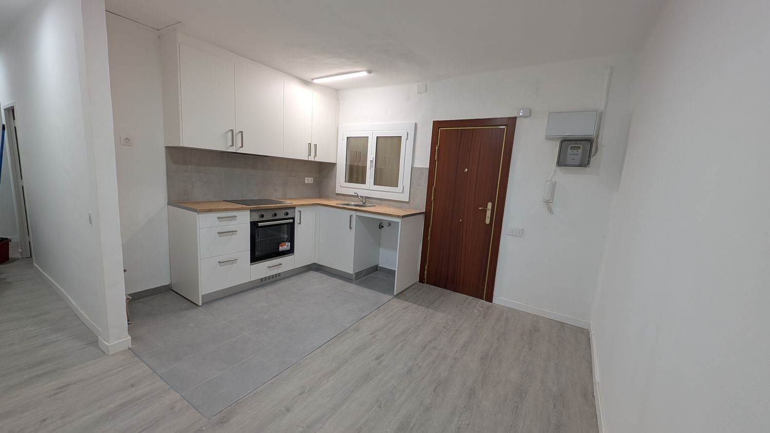 Piso en calle de la Constància, 8