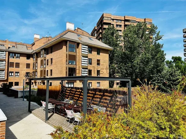 Piso en calle de las Islas de Cabo Verde, 74