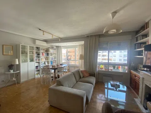 Piso en calle del Aviador Zorita, 6