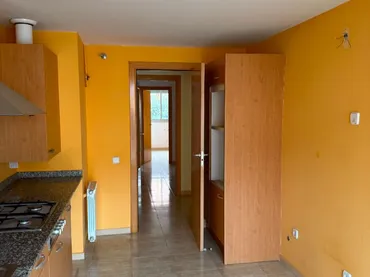 Piso en  Carrer Miquel Martí i Pol 8 - Foto 4