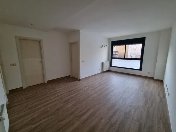 Piso en calle de Sodio, 1