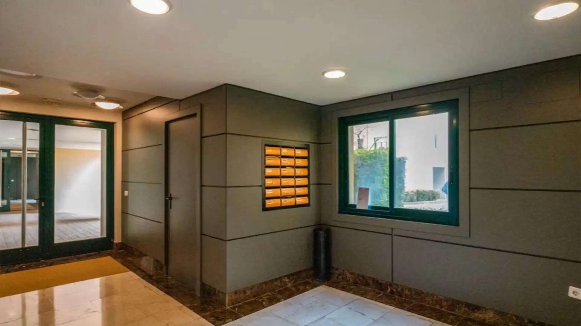 Planta baja en  Carrer de Juan Gris 15 - Foto 2