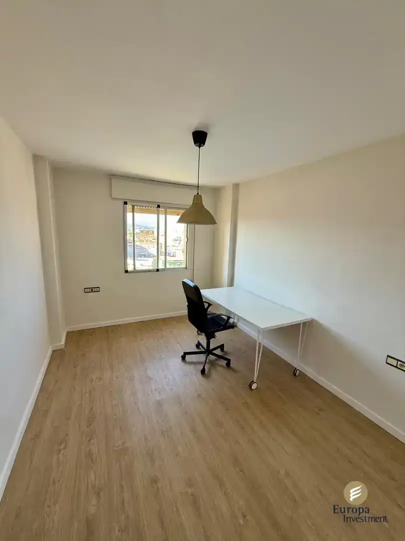 Piso en La Línea de la Concepción - Foto 11