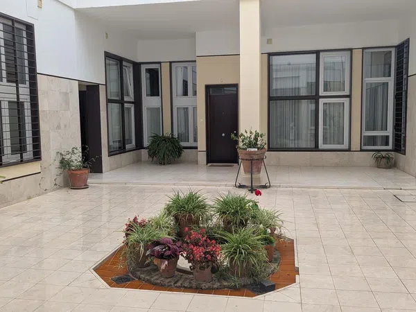 Piso en calle Descalzos, 6 - Foto 4