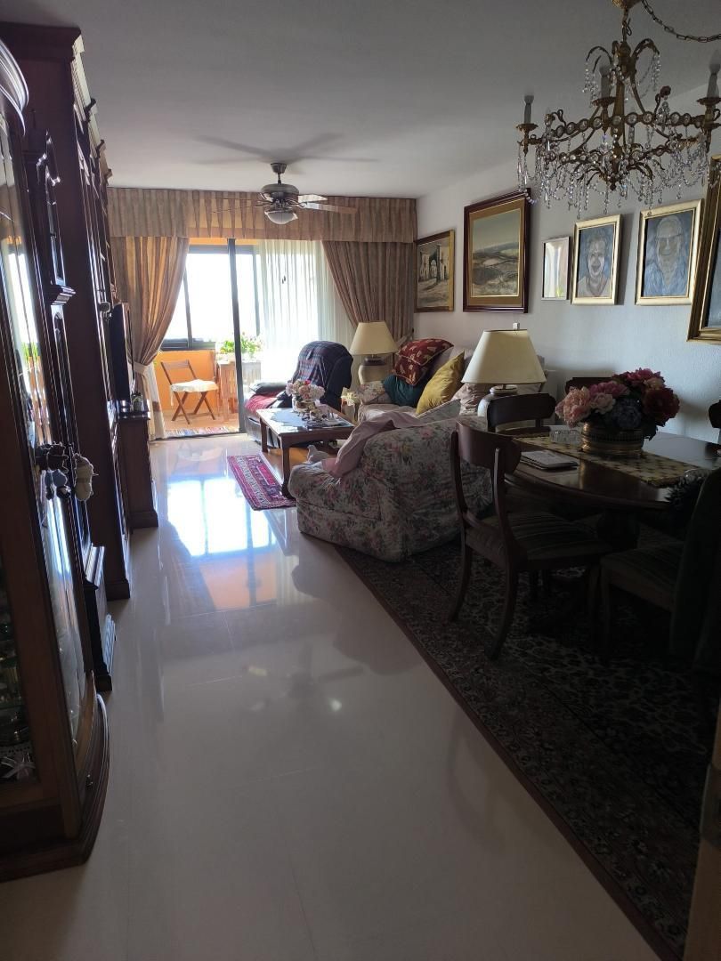 Piso en  Avenida Pintor Xavier Soler 7 - Foto 2