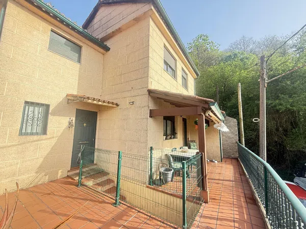 Chalet adosado en Avenida Guixar, 1, Teis, Teis - Foto 1
