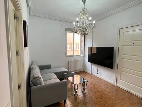 Piso en calle de Amaniel, 10