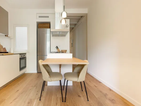 Piso en Barrio La Sagrada Família - Foto 2