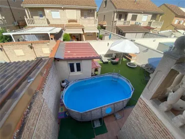 Casa adosada en Yeles - Foto 1