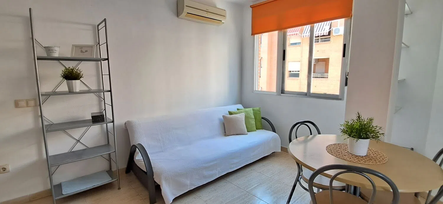 Piso en calle Arquitecto Guardiola, 3 - Foto 1