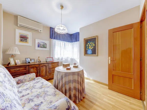 Chalet adosado en Barrio Valdezarza - Foto 32