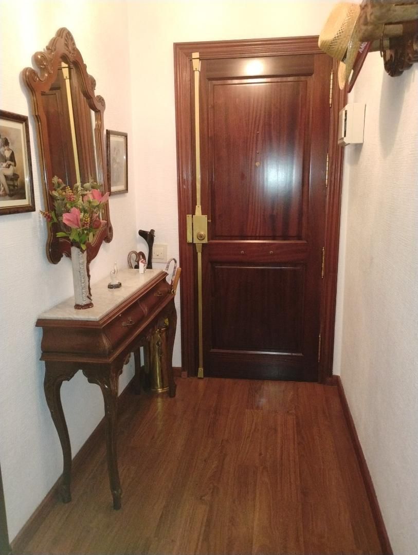 Piso en  Calle Santa Cecilia 1