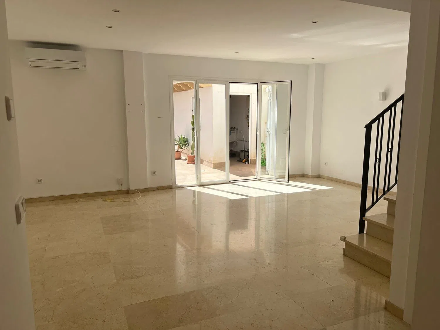 Chalet adosado en calle de la Llibertat, 21 - Foto 4