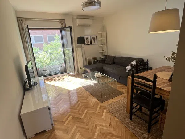 Piso en calle de Clara del Rey, 7