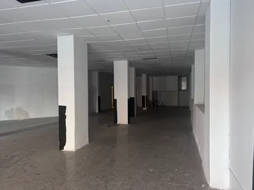 Local comercial en  Avinguda de Josep Tarradellas - Foto 4