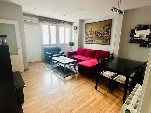 Piso en calle de Ibiza, 27