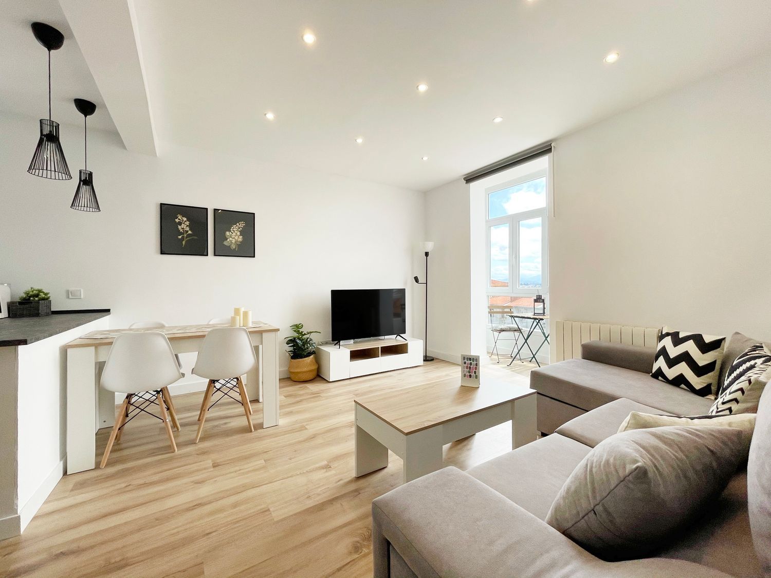 Piso en calle Salvador Hedilla, 11 - Foto 1