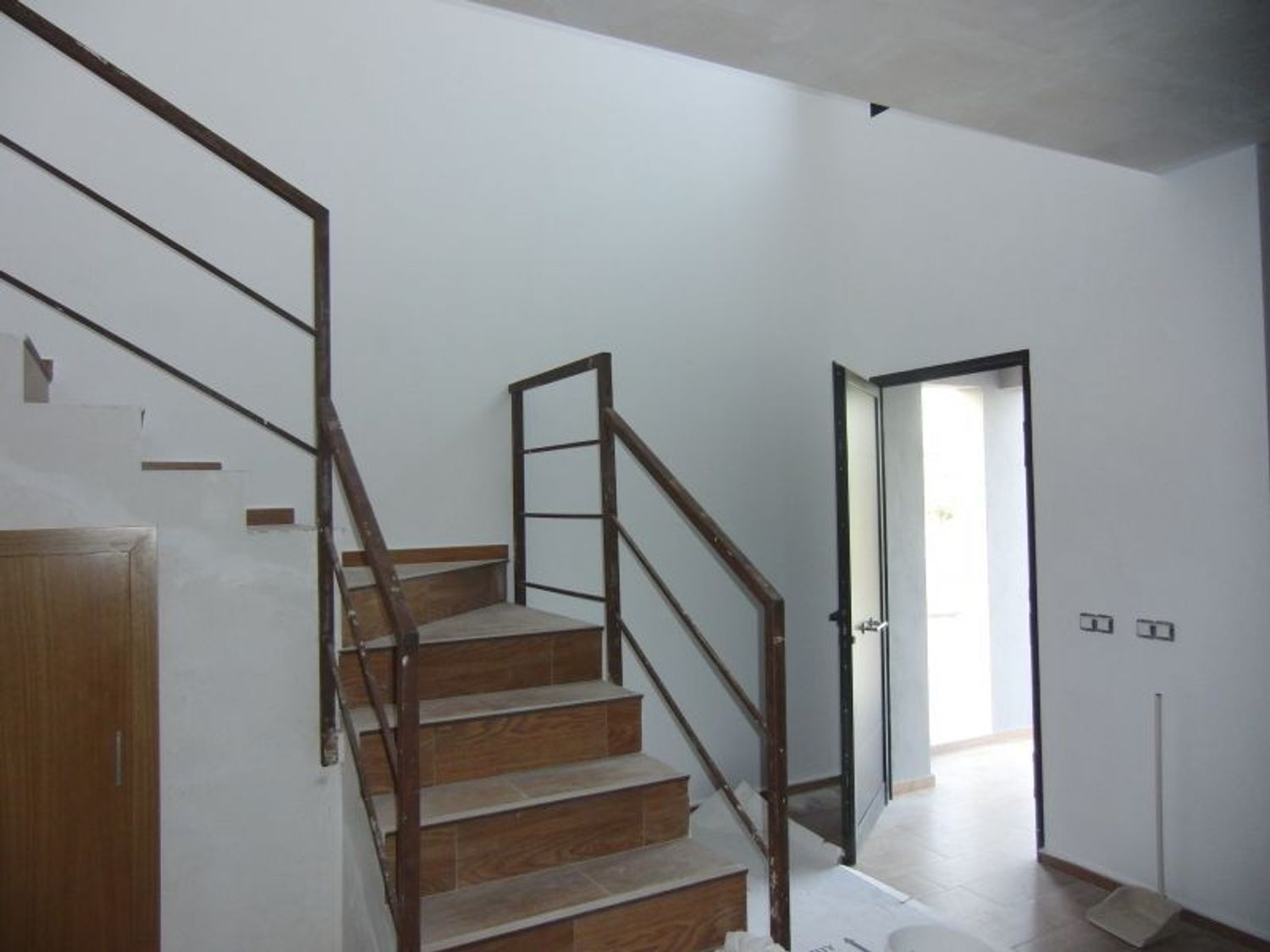 Chalet pareado en Calle Riu Turia - Foto 2