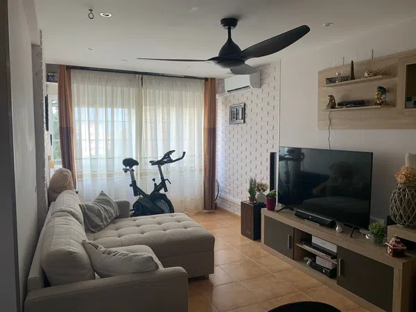 Piso en calle Pintor Pedro Camacho, 5