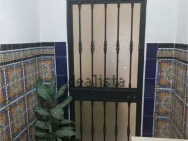 Casa adosada en Muy cerca del hospital - Foto 1