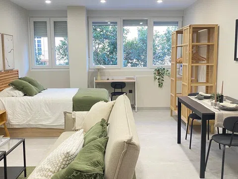 Estudio en avenida Doctor Gálvez Ginachero, 13