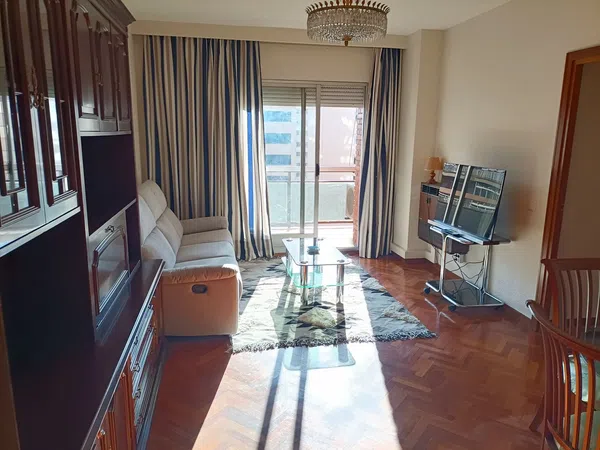 Piso en travesía Infanta Mercedes, 98