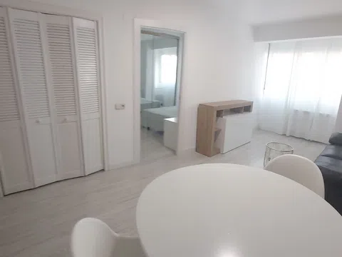 Piso en calle de Coslada, 3