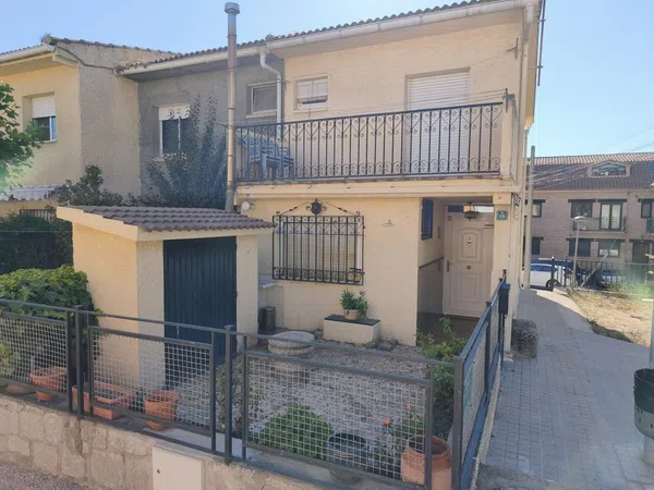 Chalet adosado en Calle Oliva, 19, Valdemorillo pueblo, Valdemorillo pueblo - Foto 1