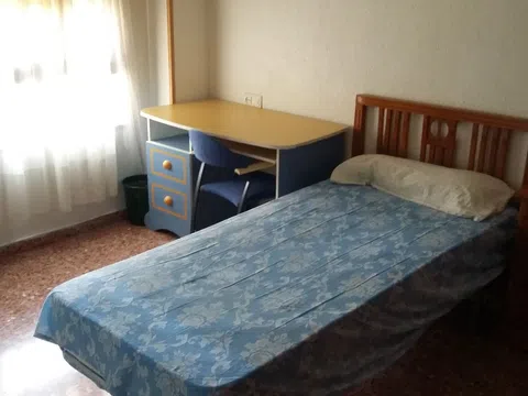 Piso en avenida de los Pinos, 35