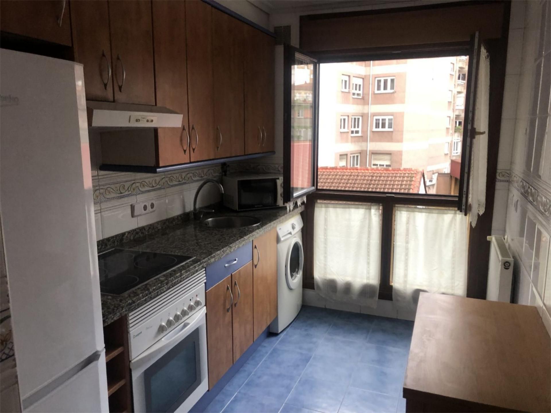 Apartamento en  Calle Marqués de Valero de Urria 8