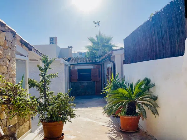 Casa independiente en Barrio Genova