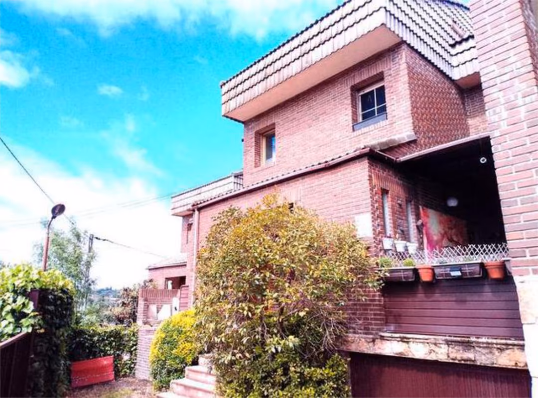 Casa adosada en la navata - Foto 1