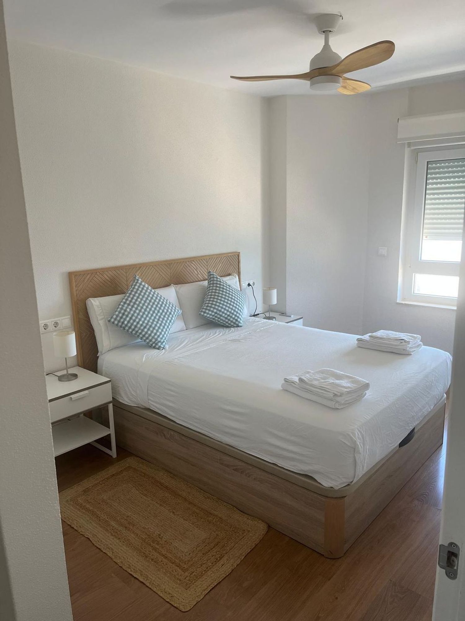 Piso en Calle Adela del Moral Pino, 1, Playa Victoria - Paseo Marítimo, Playa Victoria - Paseo Marítimo - Foto 2