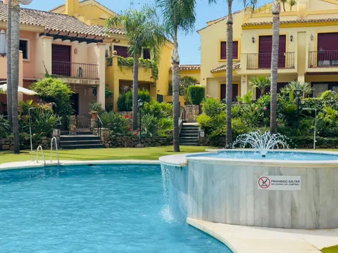 Chalet adosado en A-7176, 3