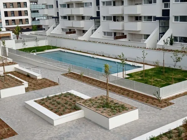 Piso en calle Escritora Carmen Laforet, 2