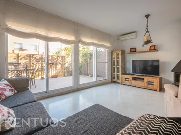 Chalet en  Carrer d'Osca - Foto 1
