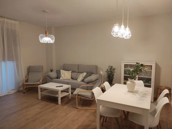 Piso en calle Escritora Carmen Laforet, 3 - Foto 1