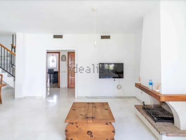 Chalet adosado en Barrio Los Naranjos - Foto 5