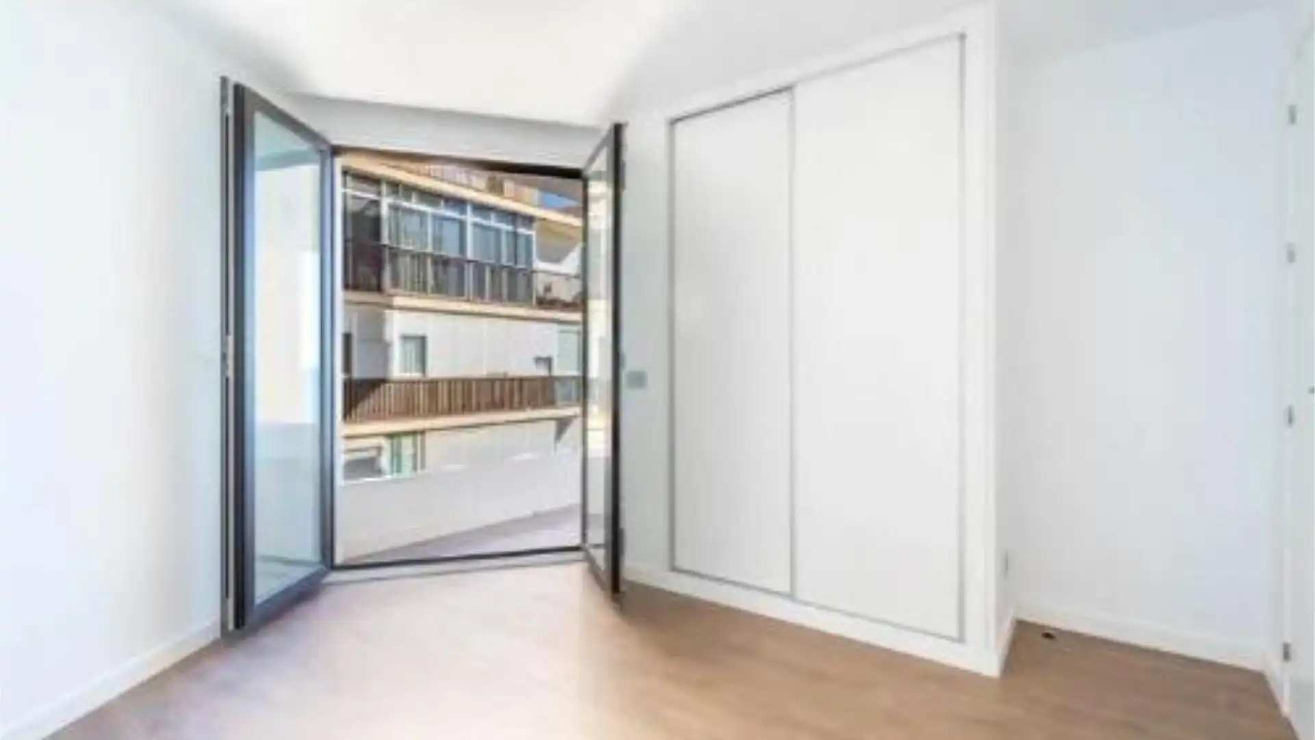 Piso en  Calle Pintor Guerrero del Castillo 2 - Foto 8