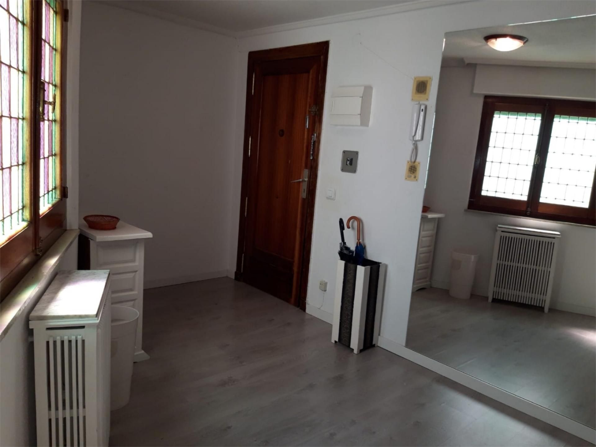 Piso en  Avenida de Villamayor 10 - Foto 1