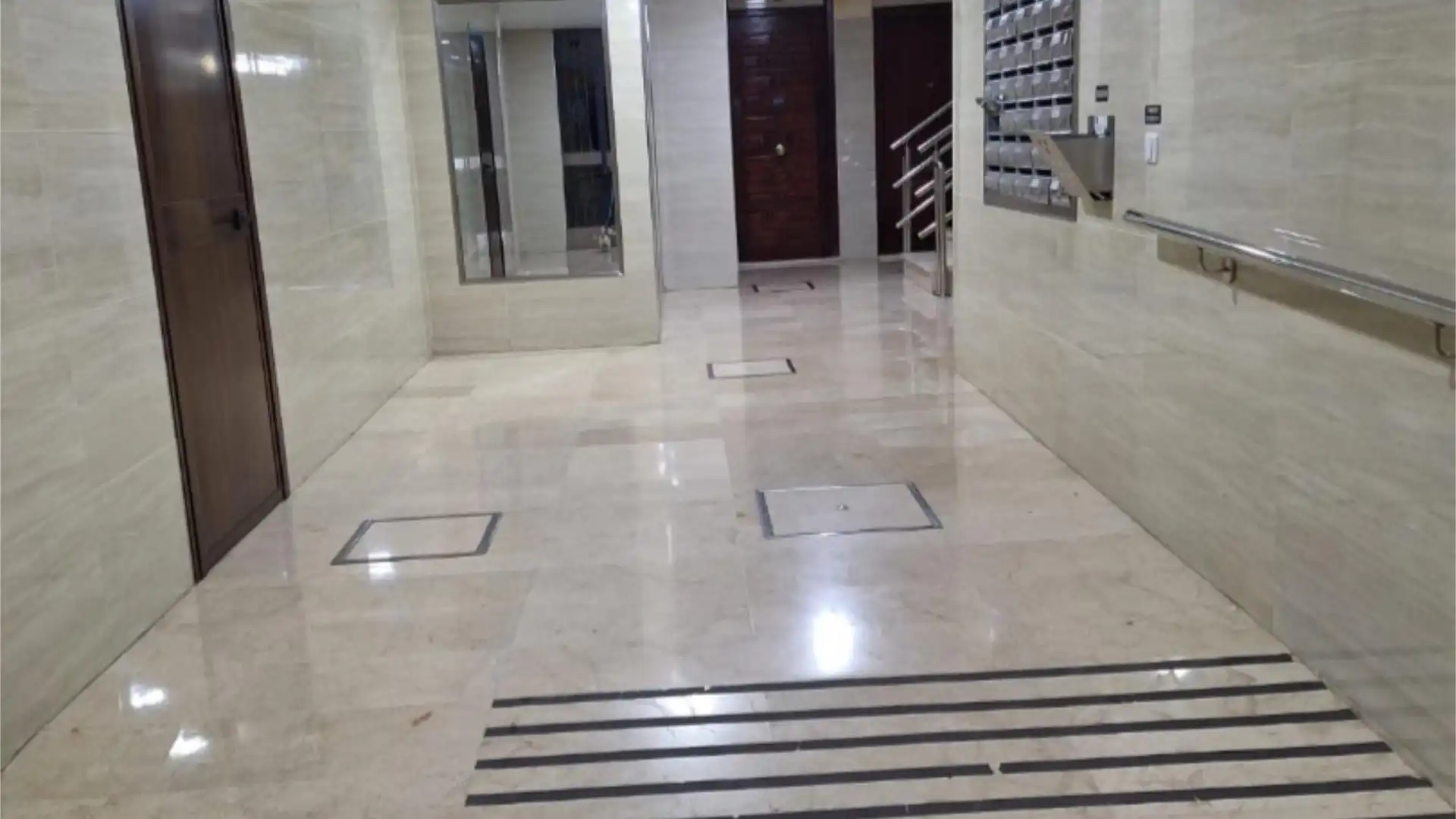 Piso en  Avenida la Calesera 3 - Foto 1