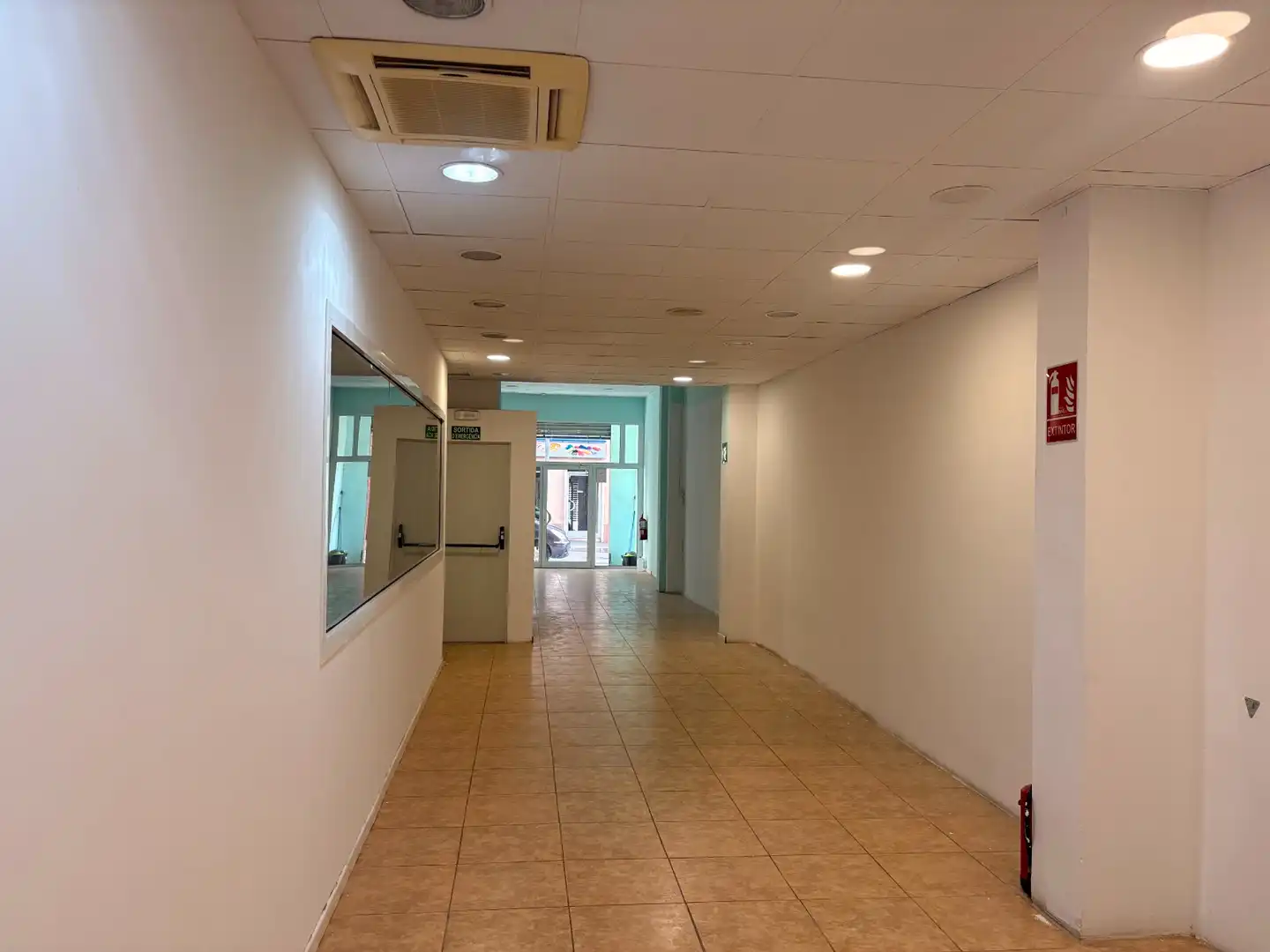 Local comercial en Esplugues de Llobregat - Foto 12