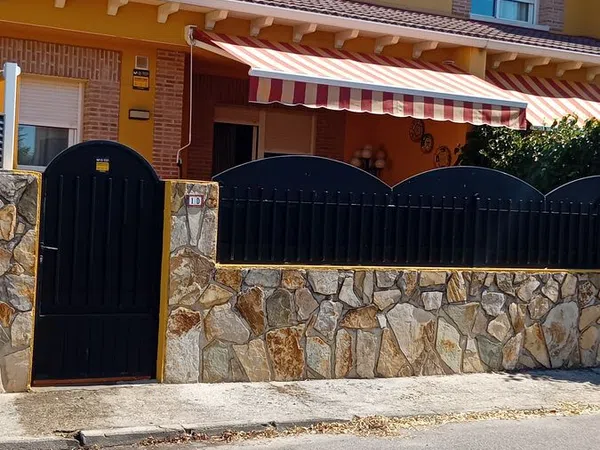 Chalet adosado en Chajurdas, 1 - Foto 2