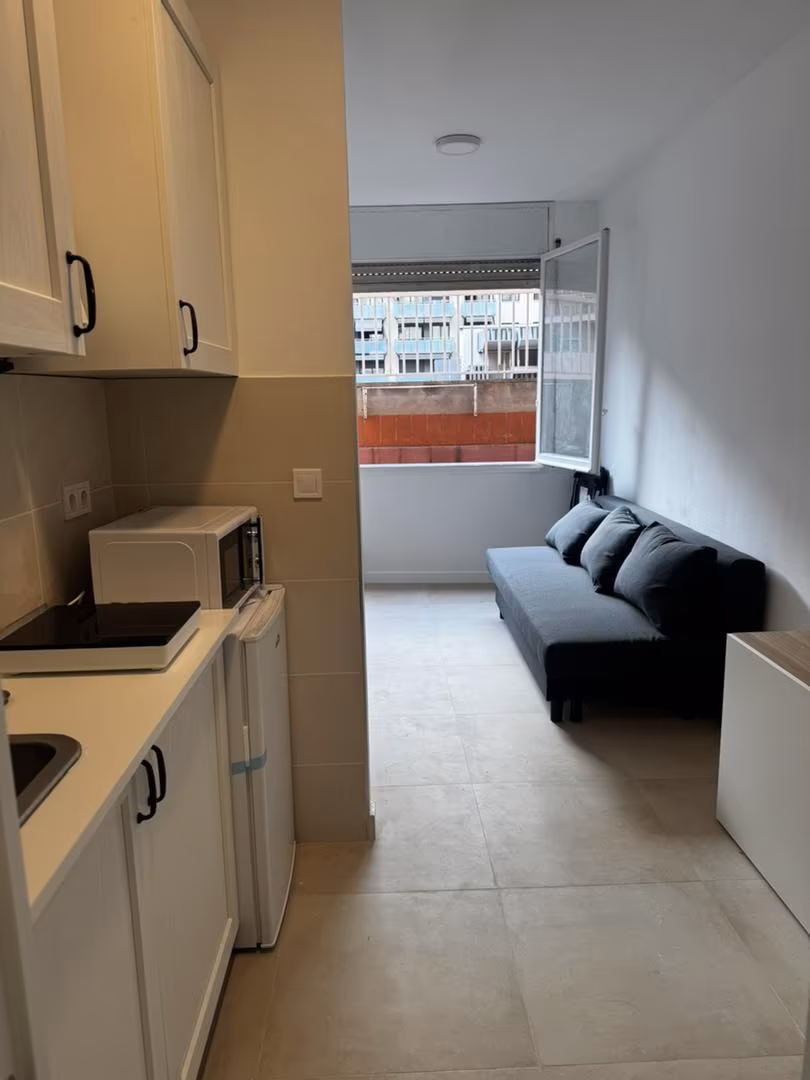 Estudio en  Gran Via de les Corts Catalanes 275 - Foto 3